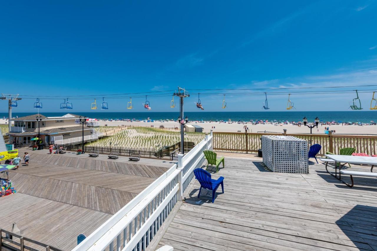 Boardwalk Hotel Charlee & Apartments Beach Hotel Oceanfront Сисайд Хайтс Экстерьер фото