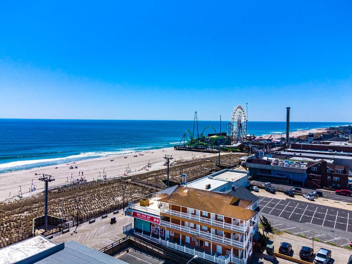 Boardwalk Hotel Charlee & Apartments Beach Hotel Oceanfront Сисайд Хайтс Экстерьер фото