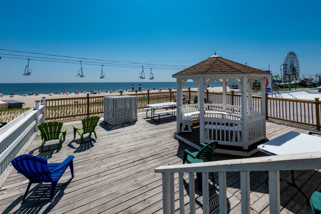 Boardwalk Hotel Charlee & Apartments Beach Hotel Oceanfront Сисайд Хайтс Экстерьер фото